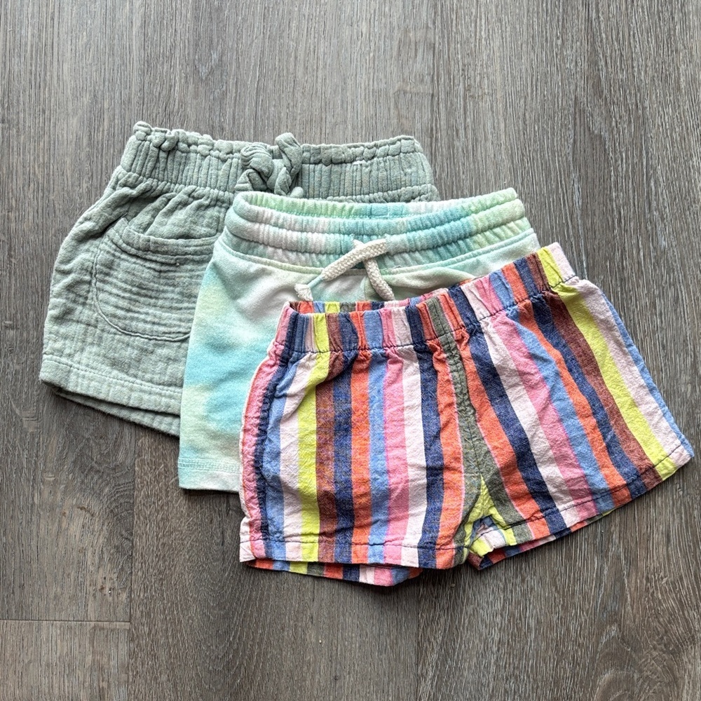 Set of 3 baby girl shorts Size 6 months
